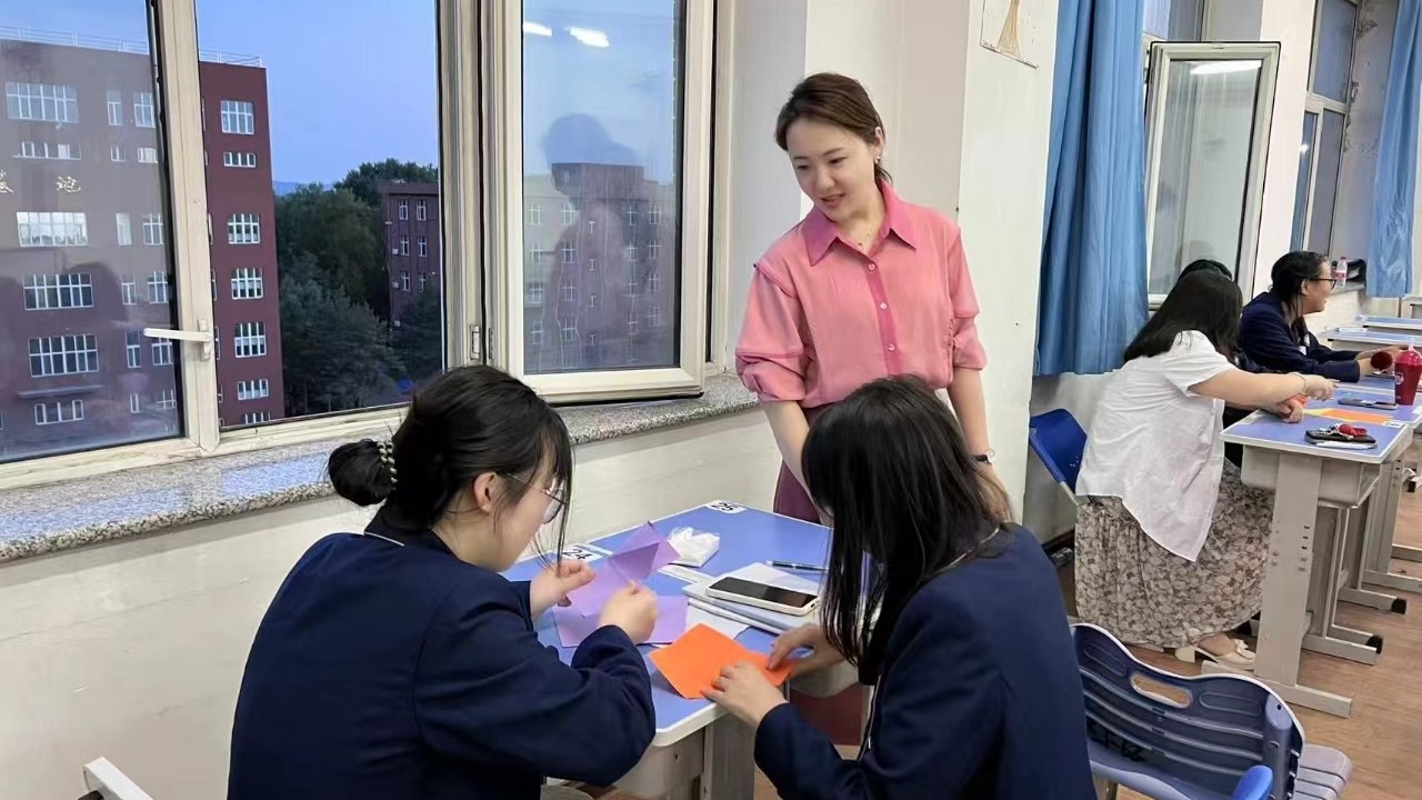 云开·全站APP登录入口 学习两会精神，鼓舞奋进力量，佳木斯职教集团聚焦学生核心素养提升