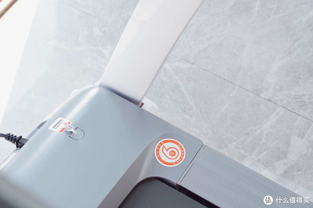 亿健 天猫联合定制跑步机ELF 跑步机:减震功能远超想象