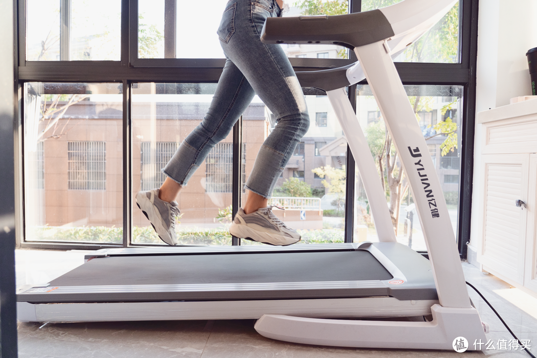 亿健 天猫联合定制跑步机ELF 跑步机:减震功能远超想象