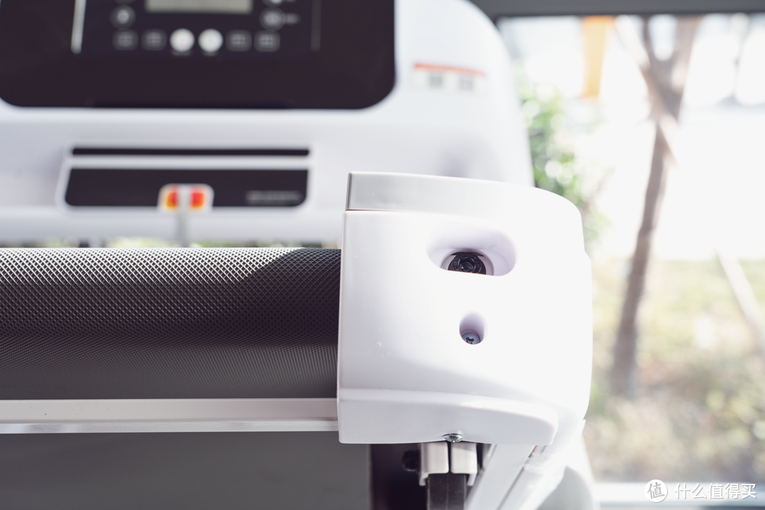 亿健 天猫联合定制跑步机ELF 跑步机:减震功能远超想象