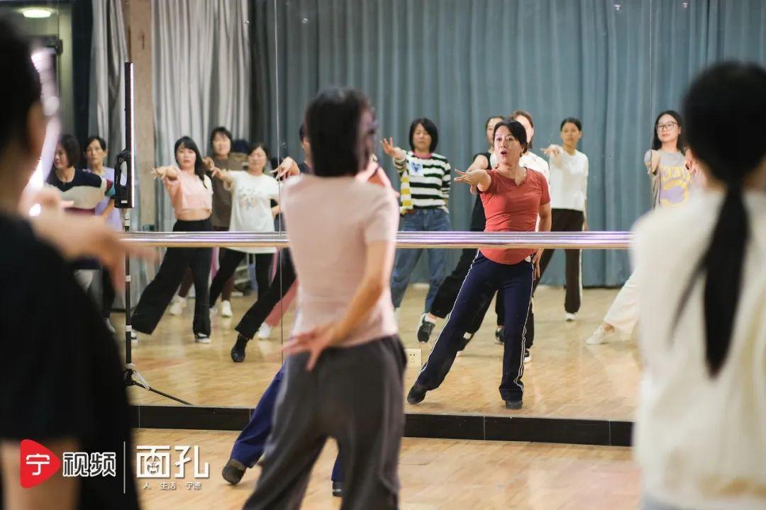 黑龙江佳木斯快乐舞步健身操_黑龙江佳木斯快乐舞步第二套_佳木斯快乐舞步笫六套