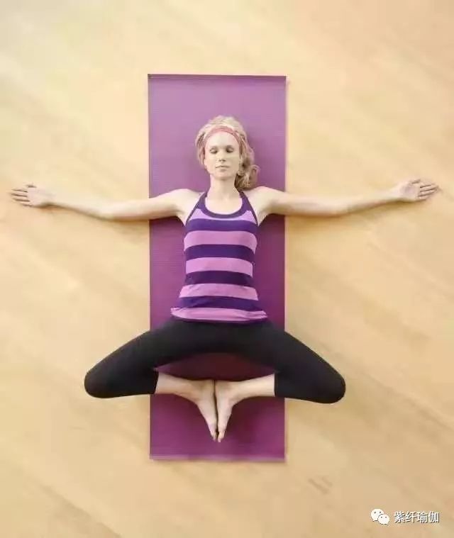 做瑜伽可以调理月经吗_例假期间能练瑜伽吗_假期瑜伽练能例间练出来吗