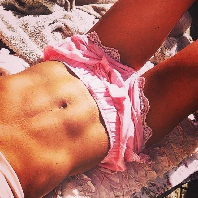 kaiyun下载app下载安装手机版 怎样快速练出马甲线？1张瑜伽垫5个动作教你在家就能完成