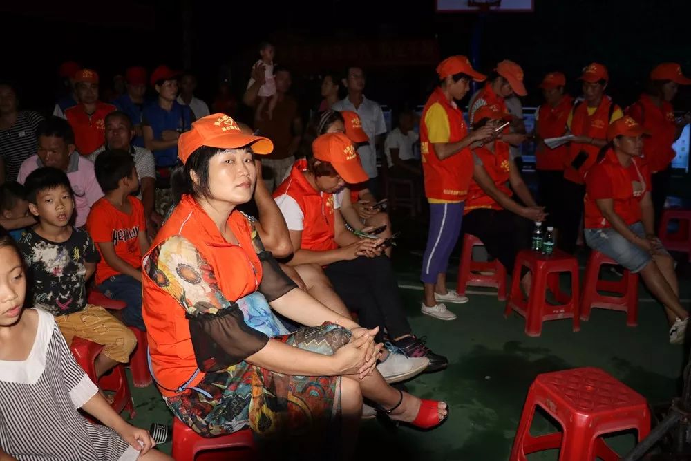 广场舞串烧,我们的南海_广场舞南海姑娘_南海之恋广场舞