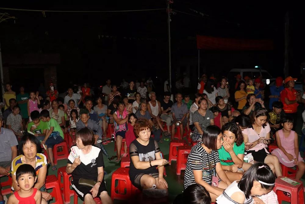 广场舞串烧,我们的南海_广场舞南海姑娘_南海之恋广场舞