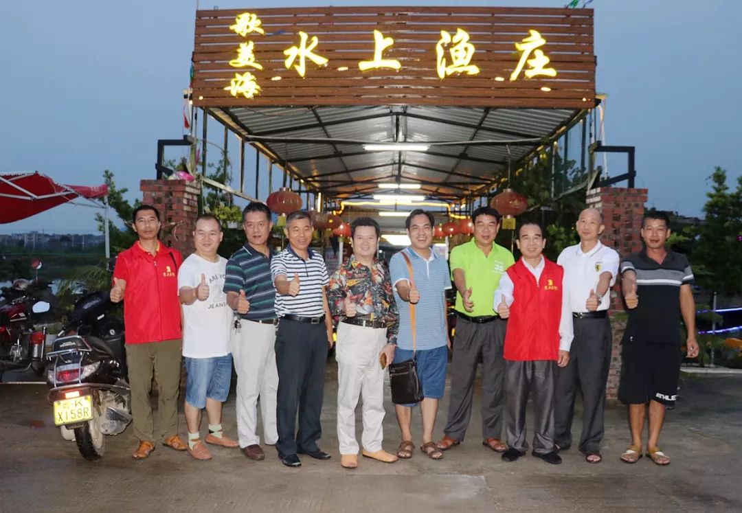 南海之恋广场舞_广场舞串烧,我们的南海_广场舞南海姑娘