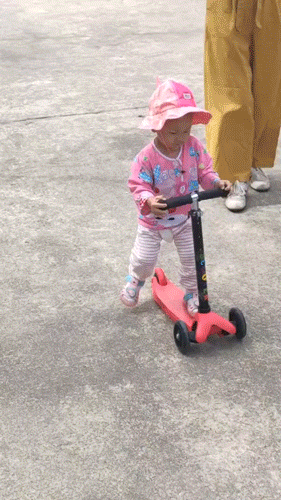 pg电子麻将胡了 专业级的儿童运动器材：酷骑Q1儿童滑板车