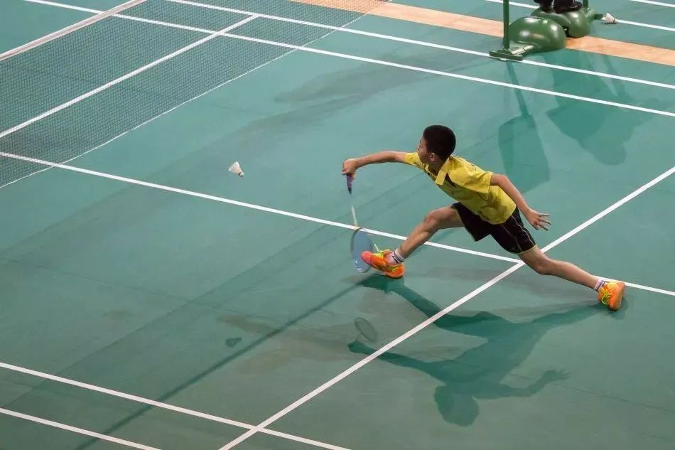 羽毛球能不能减肥效果_打羽毛球能减肥吗知乎_长期打羽毛球能减肥吗