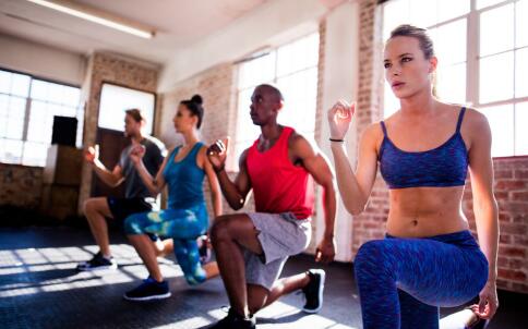 开yun官网入口登录APP下载 有氧健身操 扭一扭减肥更健康