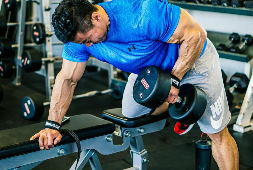 健身手套 护腕_手套健身护腕怎么戴_手套健身护腕图片