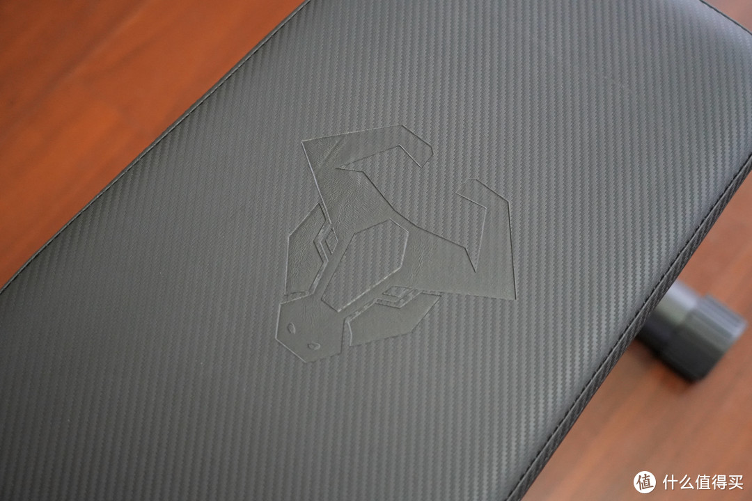 新手上路,关于宅家解锁杠铃卧推的干货要点,以及FANATICS多功能深蹲卧推架+全折叠哑铃凳深度体验