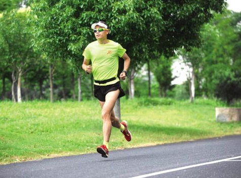 减震跑步机排行_哪个品牌跑步机减震好_什么牌子的跑步机减震好