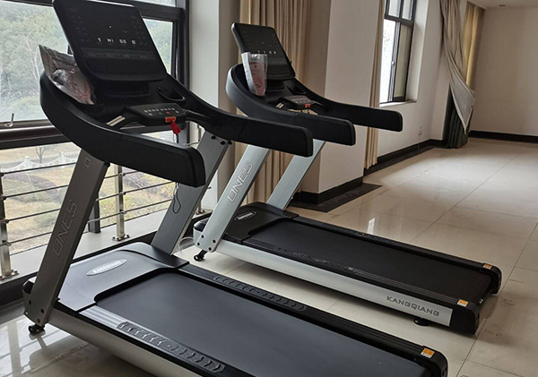 家用跑步机如何选(记住这三点就对了)