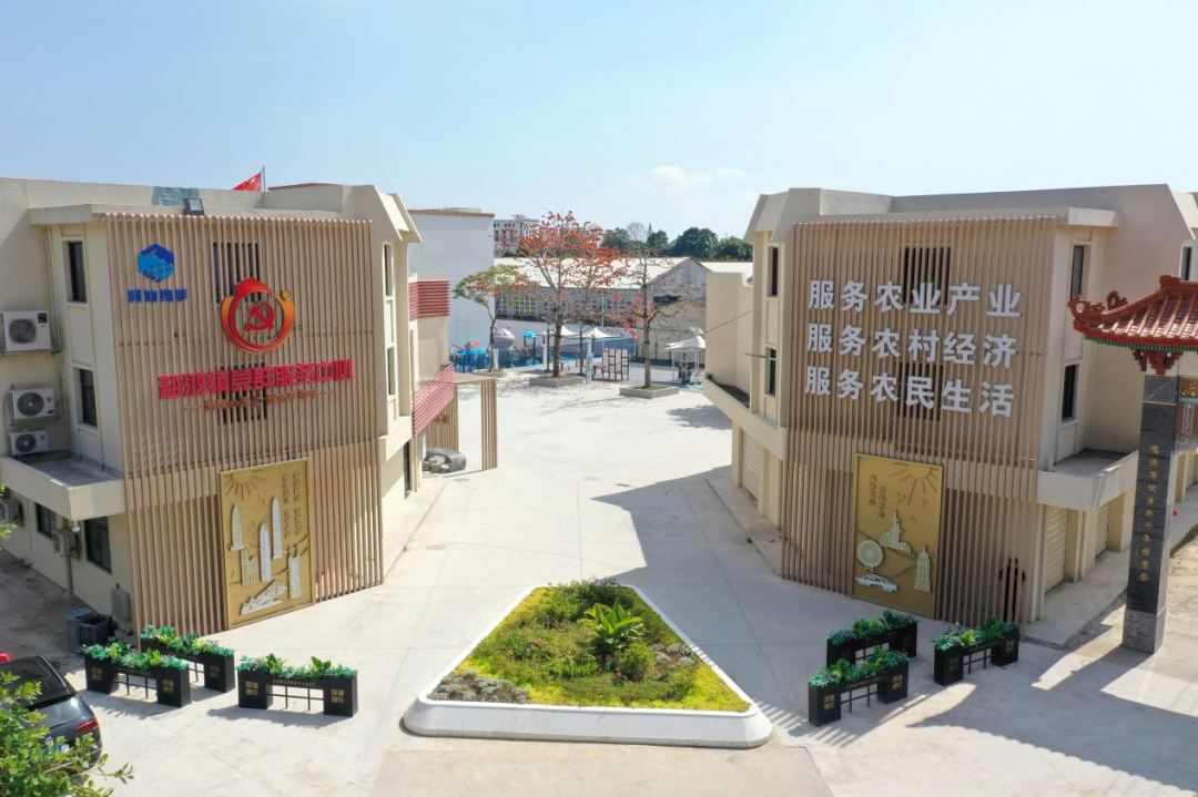 pg电子赏金试玩app 多功能！盐鸿镇党群服务中心成为群众最爱打卡点