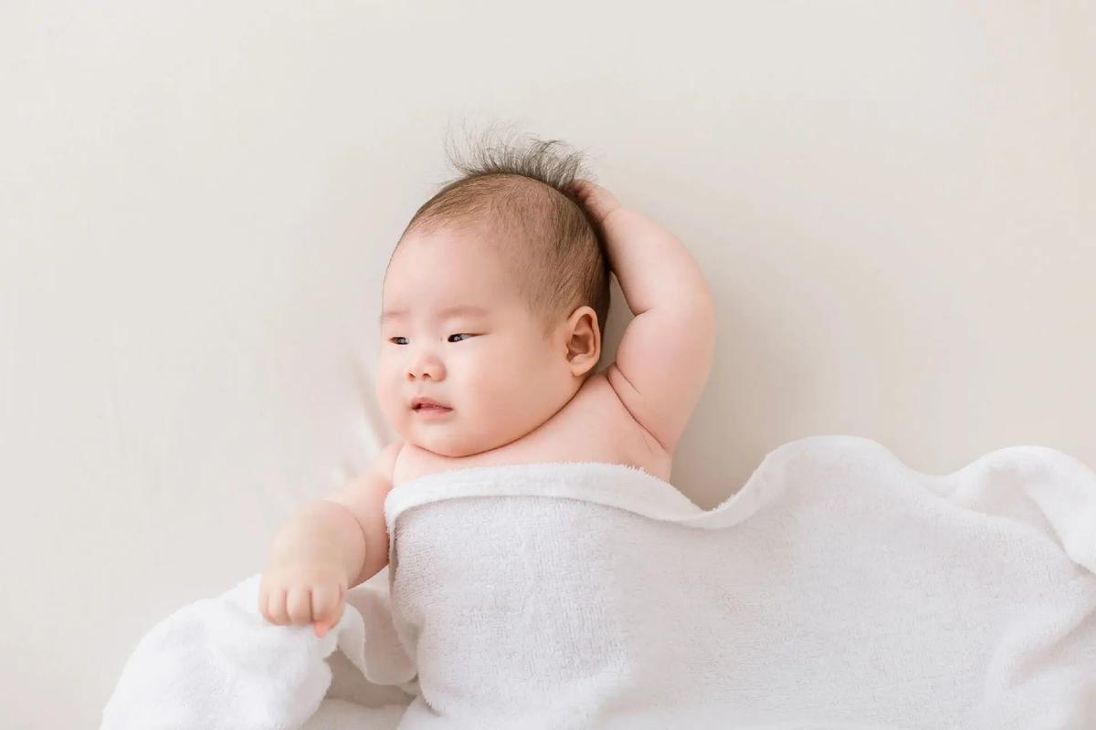 宝宝膀胱发育与纸尿裤依赖性研究_纸尿裤最佳戒除时间_什么时候可以训练幼儿大小便