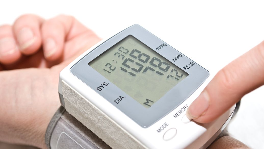 高血压跑步治疗_跑步时心率过快好吗?_跑步降低高血压