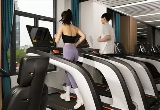 社区运动器材有哪些_上海3元健身房_政府合作公益性健身房