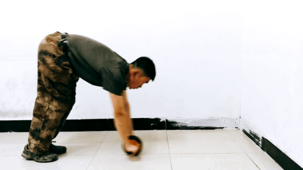 腹肌轮几个轮的好_腹肌轮跪姿训练_腹肌轮正确姿势