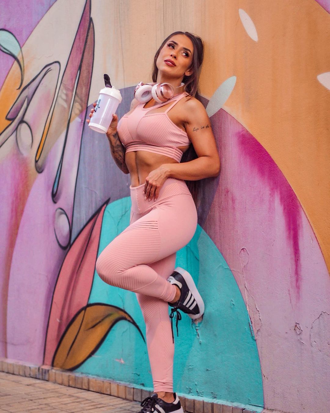 娜塔莉亚健身训练计划_娜塔莉亚饮食指南_健身房做什么运动练马甲线