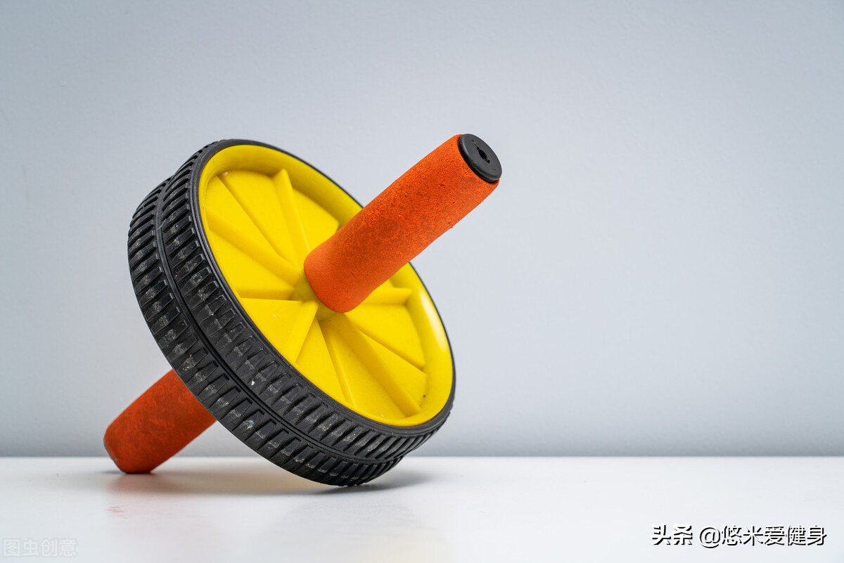 pg问鼎安卓下载 用健腹轮训练，每天做50个，1个月后能不能练出腹肌？