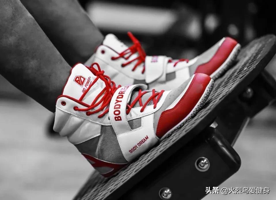 健身手套大小怎么选_健身手套小还是大点好_健身手套