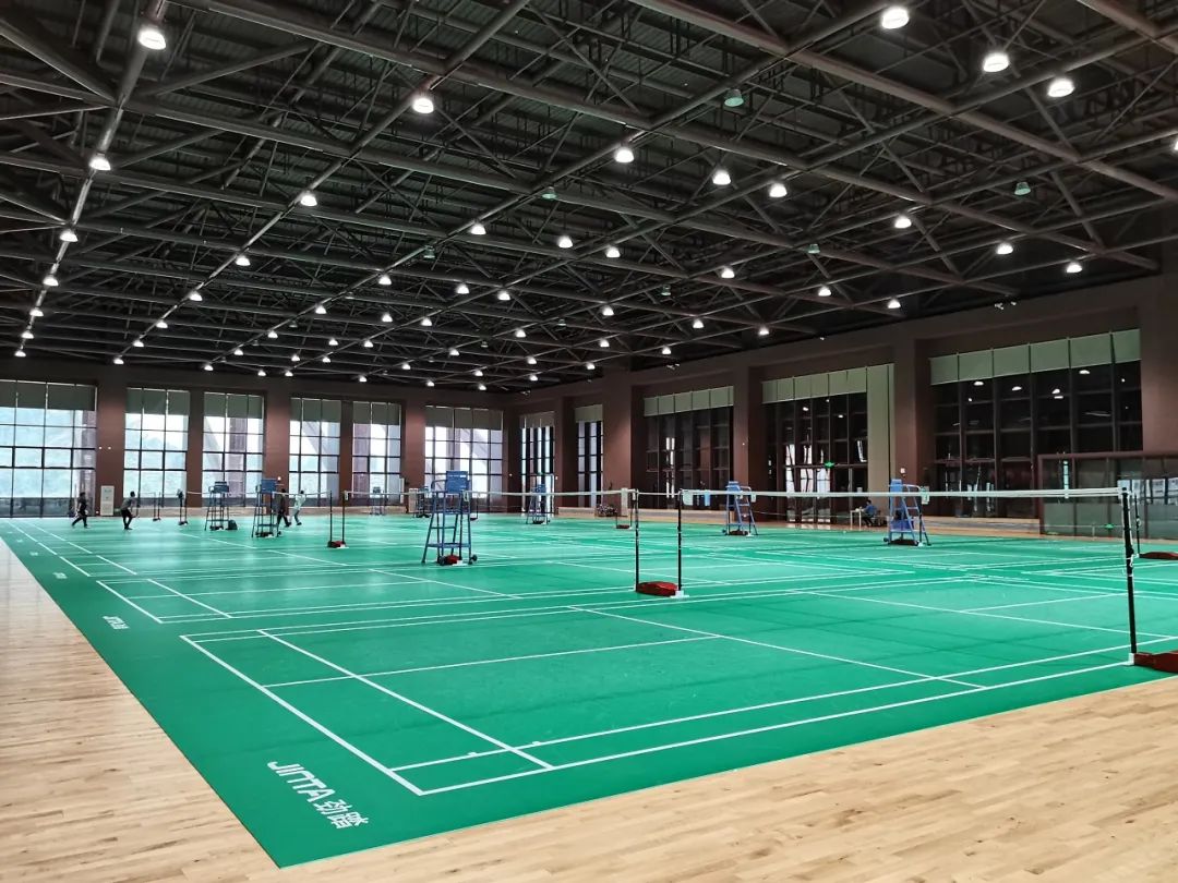 龙门综合训练器_龙门器健身_龙门练胸标准动作图解