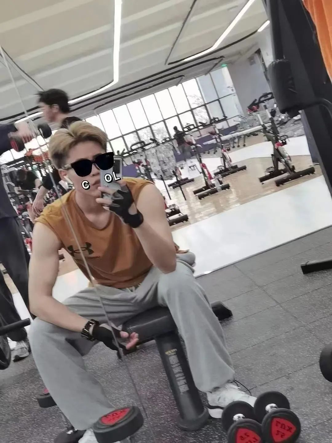 龙门综合训练器_什么是龙门式机器人_龙门练胸标准动作图解