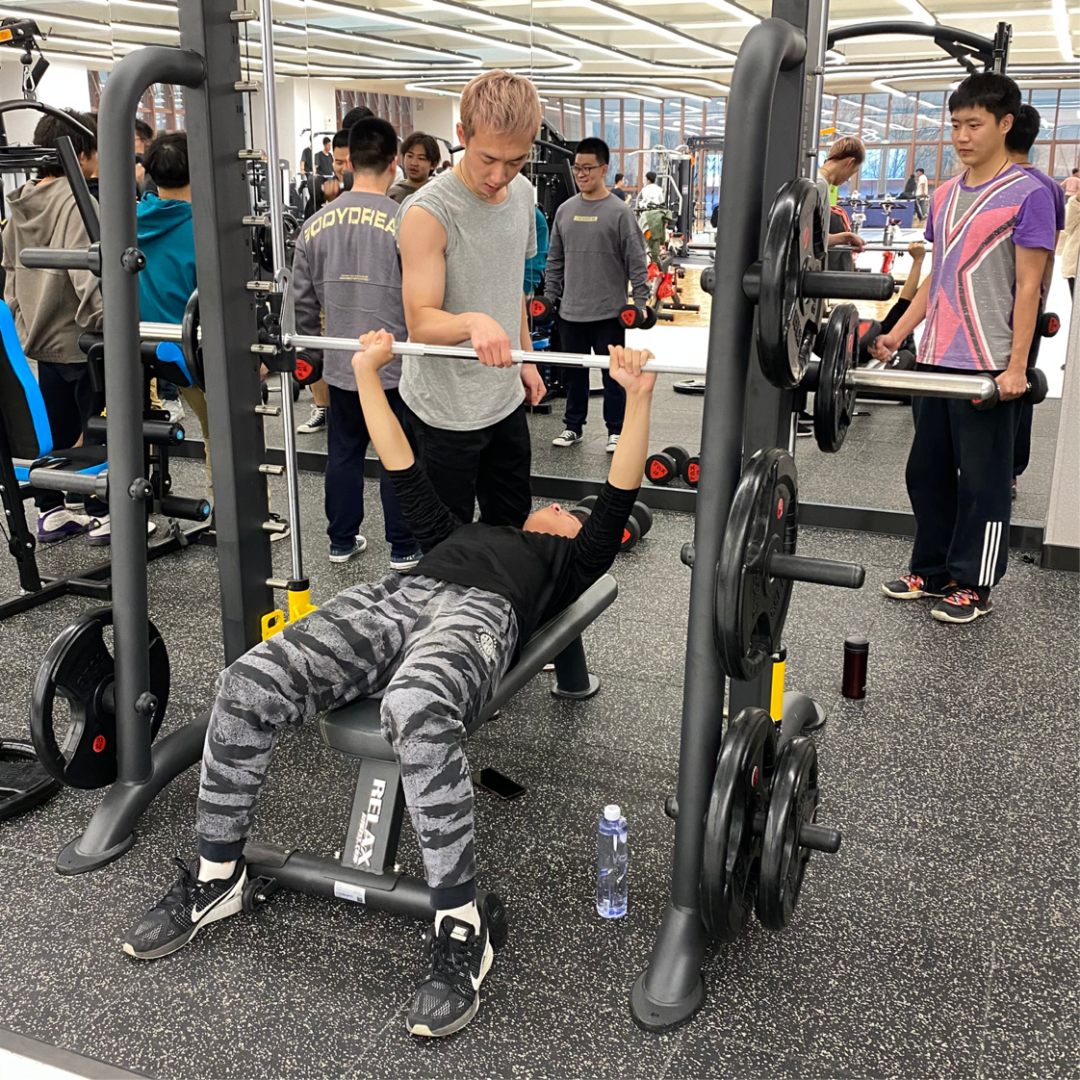 什么是龙门式机器人_龙门练胸标准动作图解_龙门综合训练器