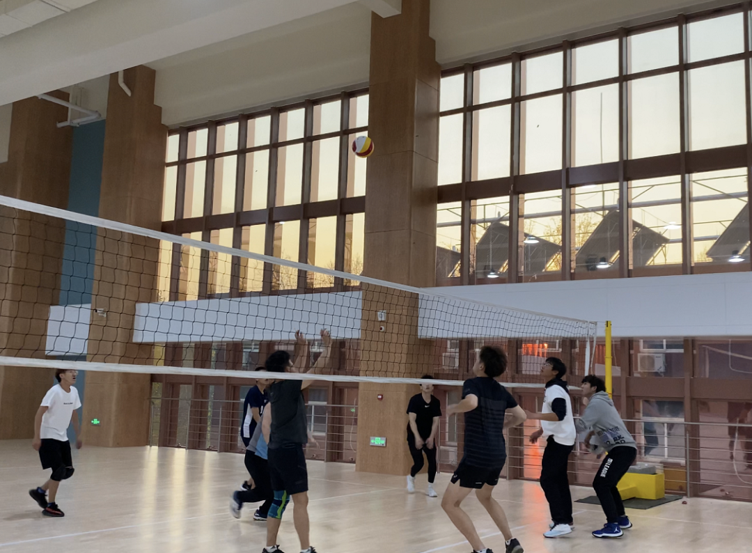 龙门综合训练器_龙门练胸标准动作图解_什么是龙门式机器人