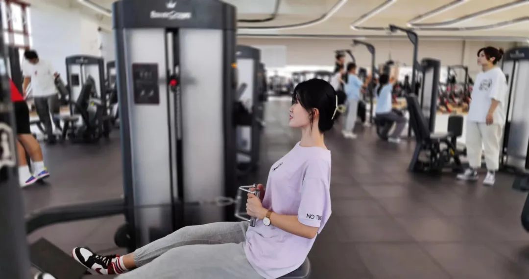 龙门综合训练器_龙门练胸标准动作图解_什么是龙门式机器人