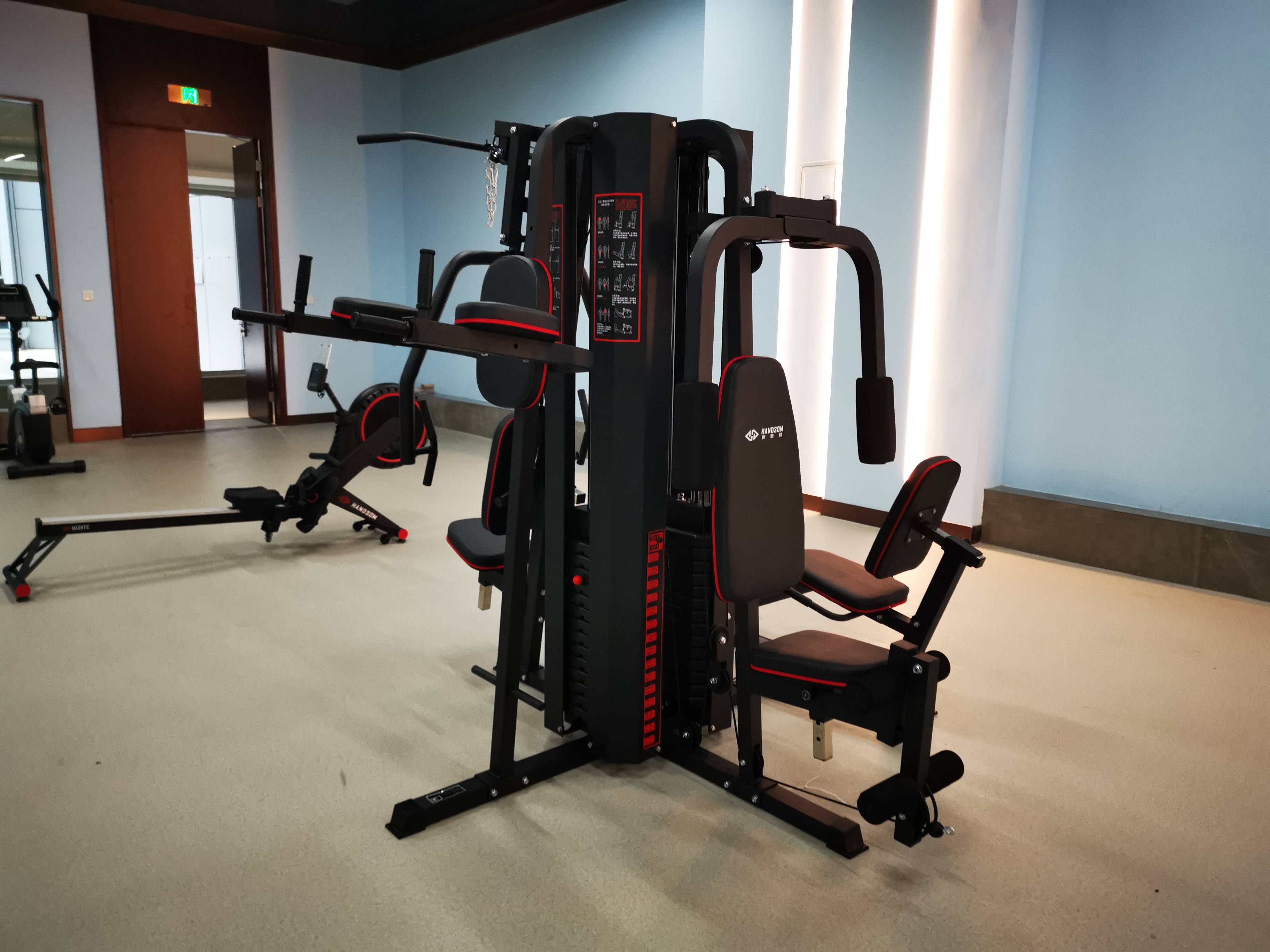 综合训练器多种功能及使用技巧_健身综合训练器_综合训练器正确使用方法