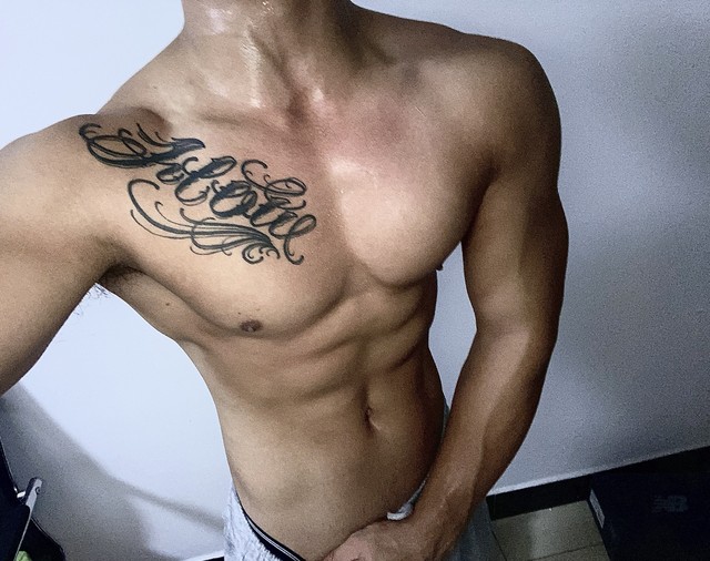 突破俯卧撑天花板方法_胸肌哥7大锻炼方法增强胸肌_徒手健身俯卧撑极限