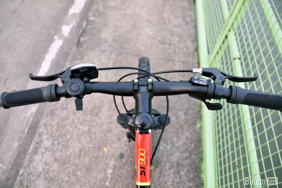 迪卡侬健身自行车_迪卡侬ROCKRIDER ST900 24寸山地车_ROCKRIDER ST900 SPORT TRAIL测评