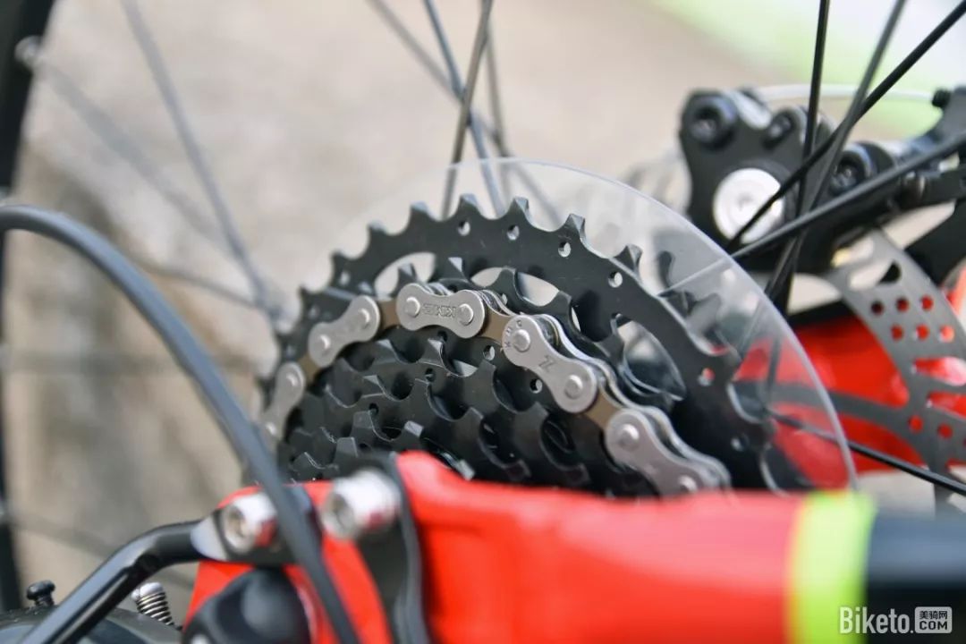 迪卡侬健身自行车_ROCKRIDER ST900 SPORT TRAIL测评_迪卡侬ROCKRIDER ST900 24寸山地车