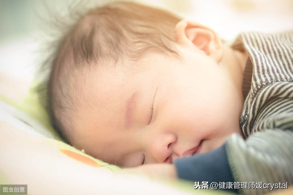 宝宝趴睡窒息风险_婴儿翻身回来训练图示_婴儿趴睡利弊分析