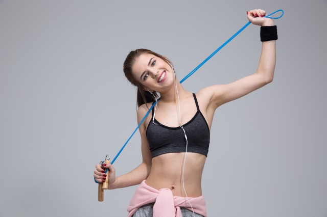 晚上锻炼身体注意事项_饭后多久运动合适_干体力活晚上能健身吗