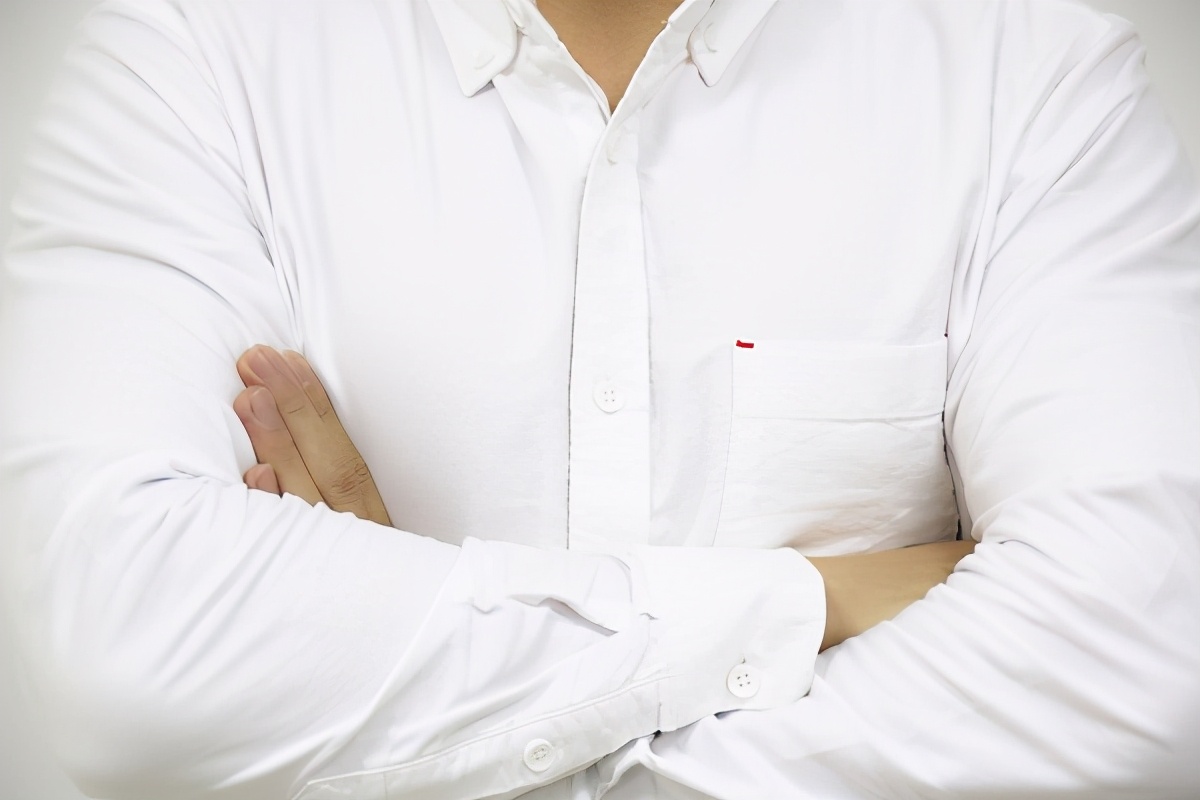 俯卧撑做多少天有效果_俯卧撑做一天休息几天_俯卧撑天天做还是隔天做好