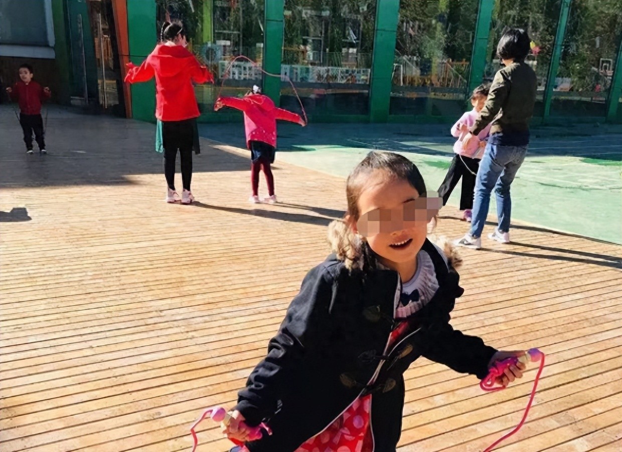 冬季学生体育锻炼的重要性_科学锻炼增强体质_冬季儿童户外运动