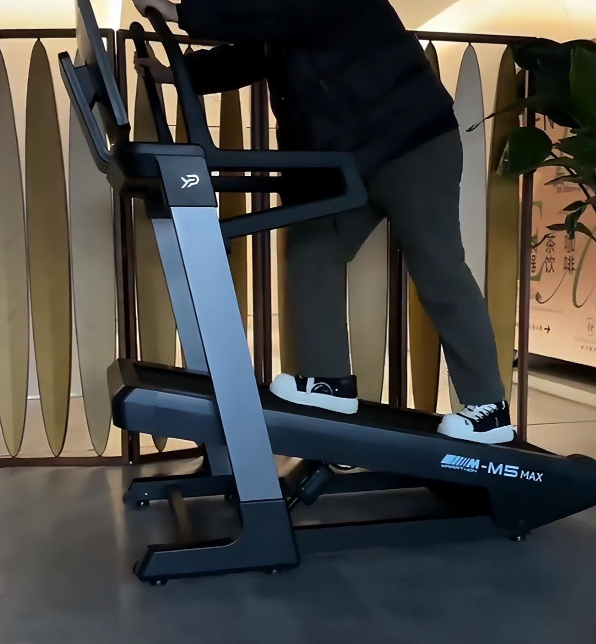 家用跑步机品牌排行榜2025_电动跑步机什么牌子好_易跑M5 Ultra评测