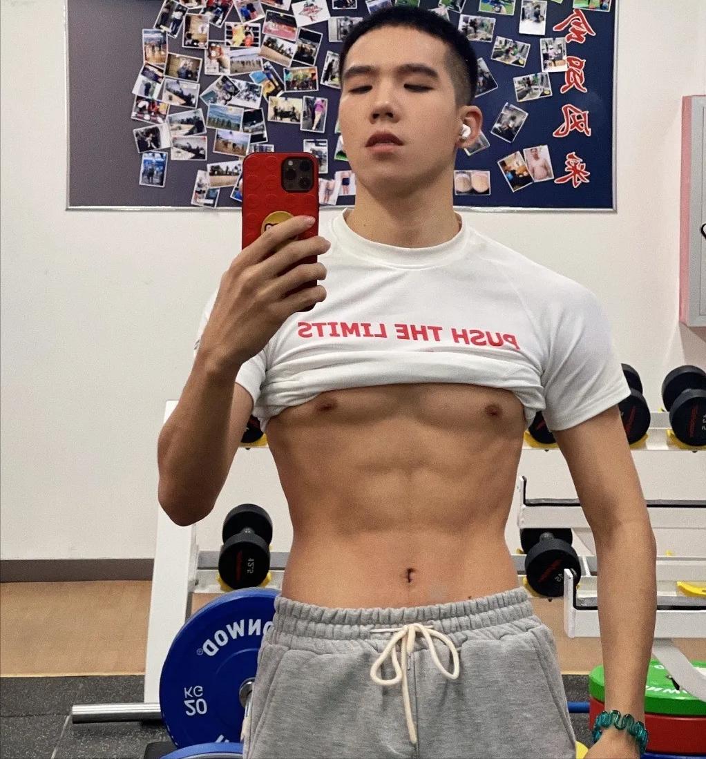 胸肌可以天天练吗_练胸肌可以减胸部脂肪吗_练胸肌可以丰胸吗