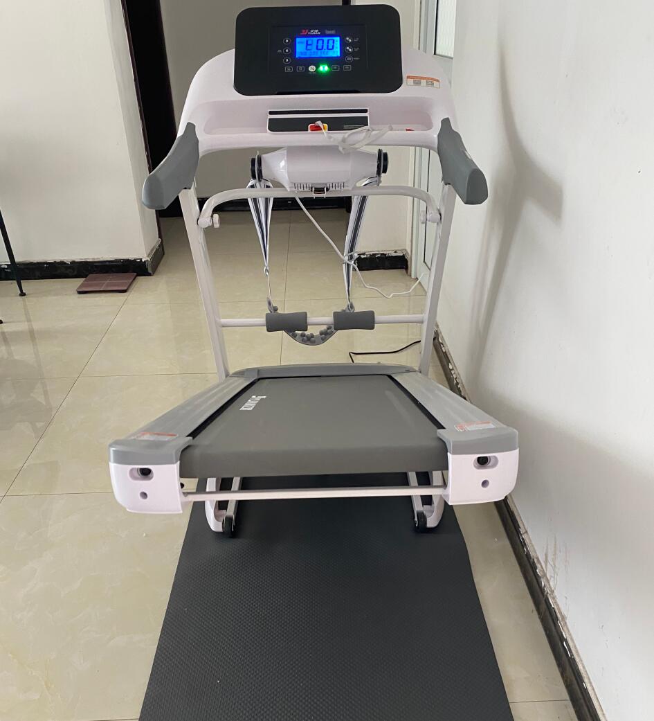 练跑步机时适合听的歌_亿健精灵ELF跑步机 语音控制 多功能健身器材