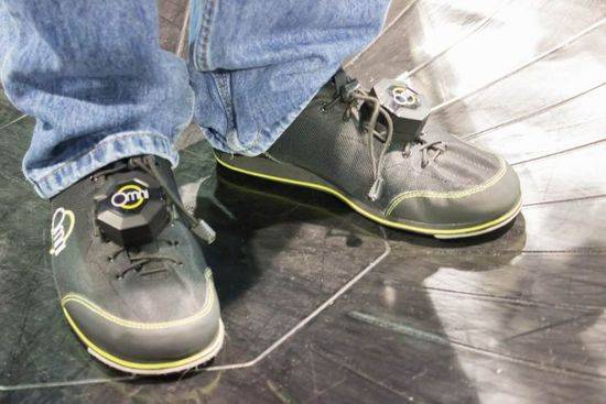 VR跑步机游戏体验_Virtuix Omni虚拟现实跑步机_wnq跑步机7000ea