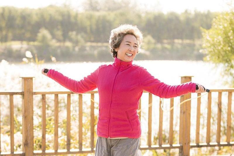 老年人运动注意事项_运动多久可以坐下休息_55岁后运动方式