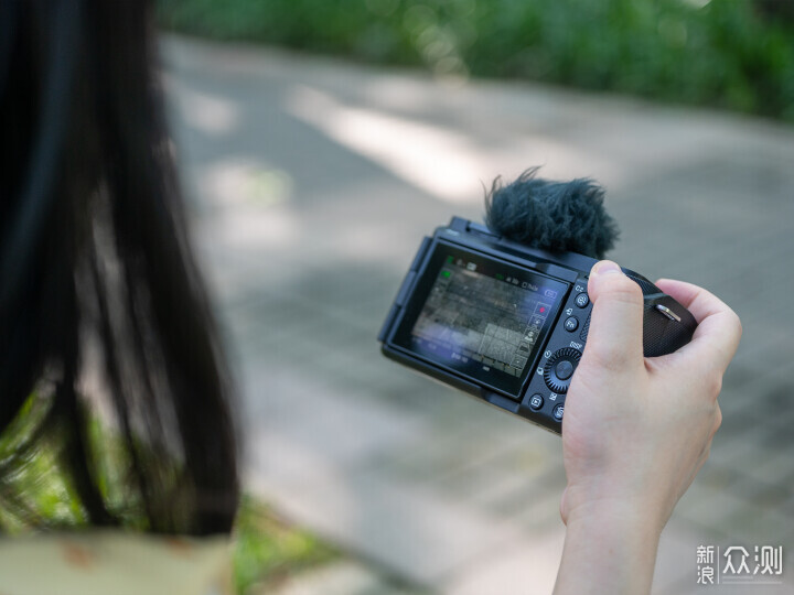 索尼ZV-E1相机体验，选卡、选镜头一文看全_新浪众测