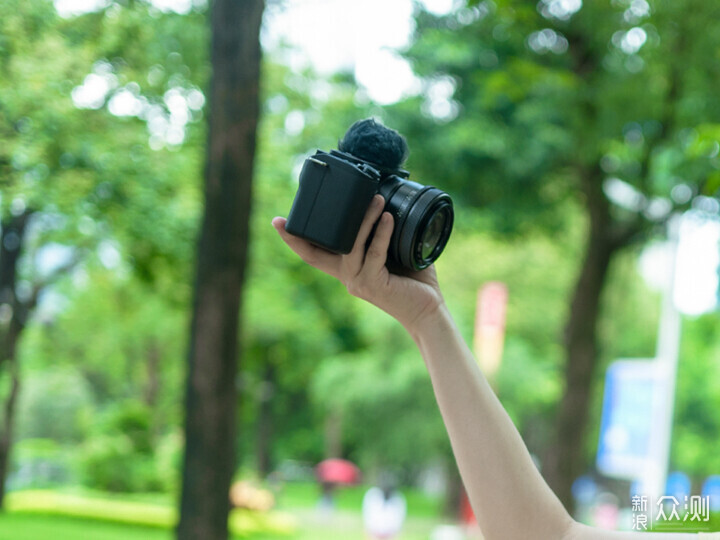 索尼ZV-E1相机体验，选卡、选镜头一文看全_新浪众测