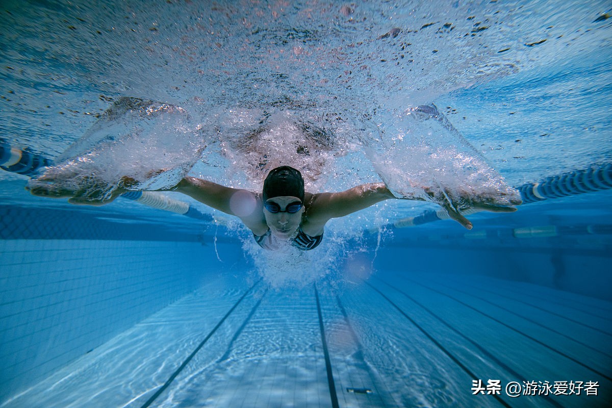 游泳对身体的好处_长期游泳好处_女性长期蛙泳身型变化