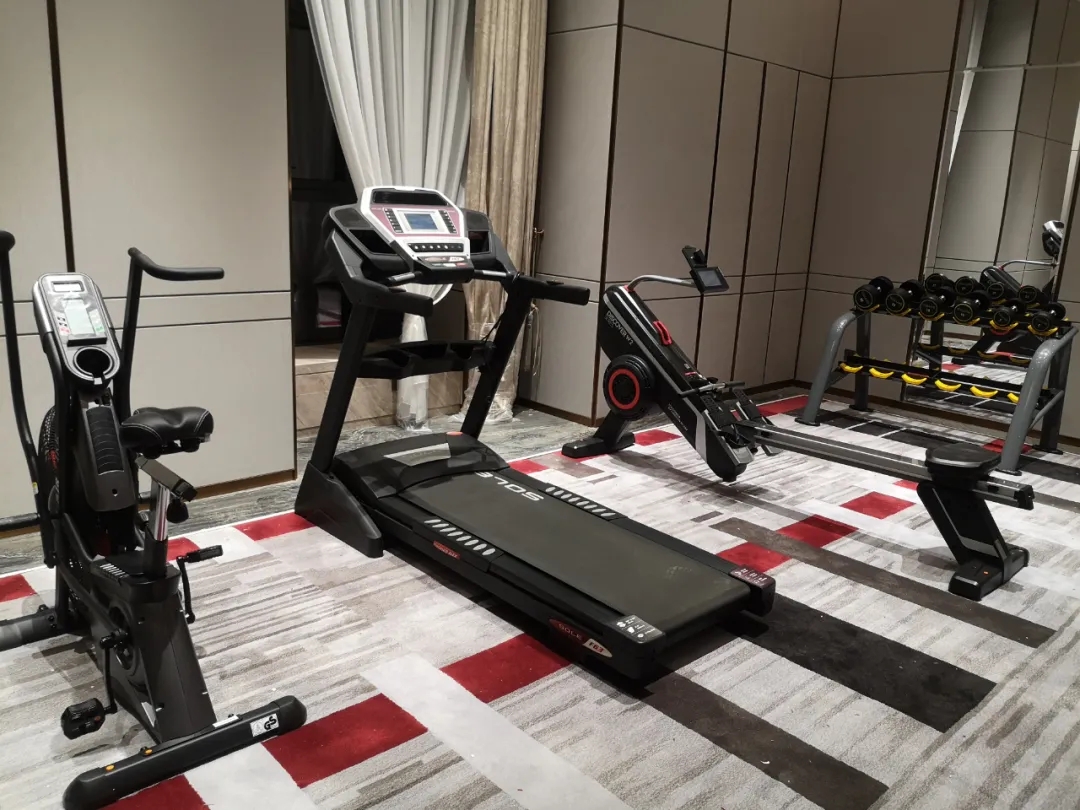 康强综合训练器_家庭健身房预算配置_家庭健身器材选购指南