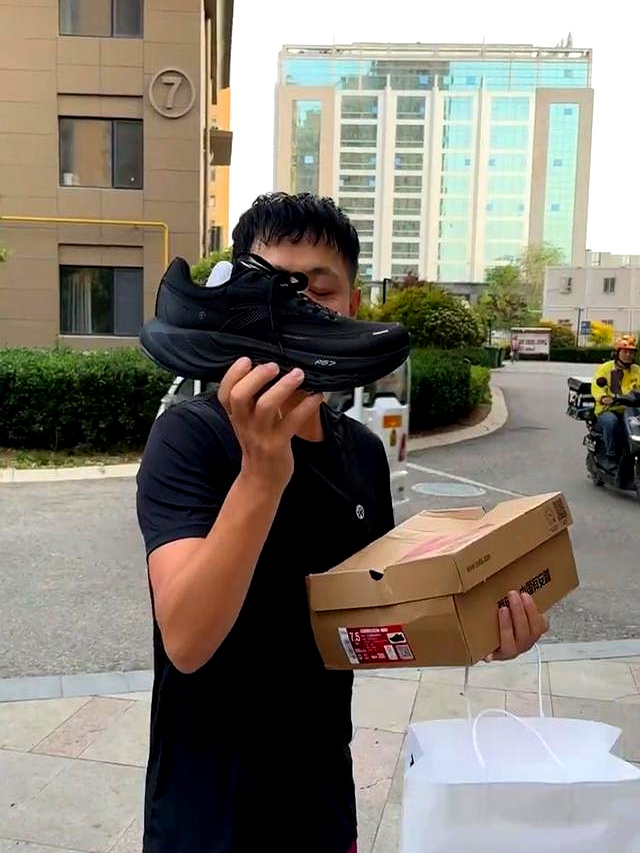 国产运动品牌_国产跑步机什么牌子好_中年运动消费趋势