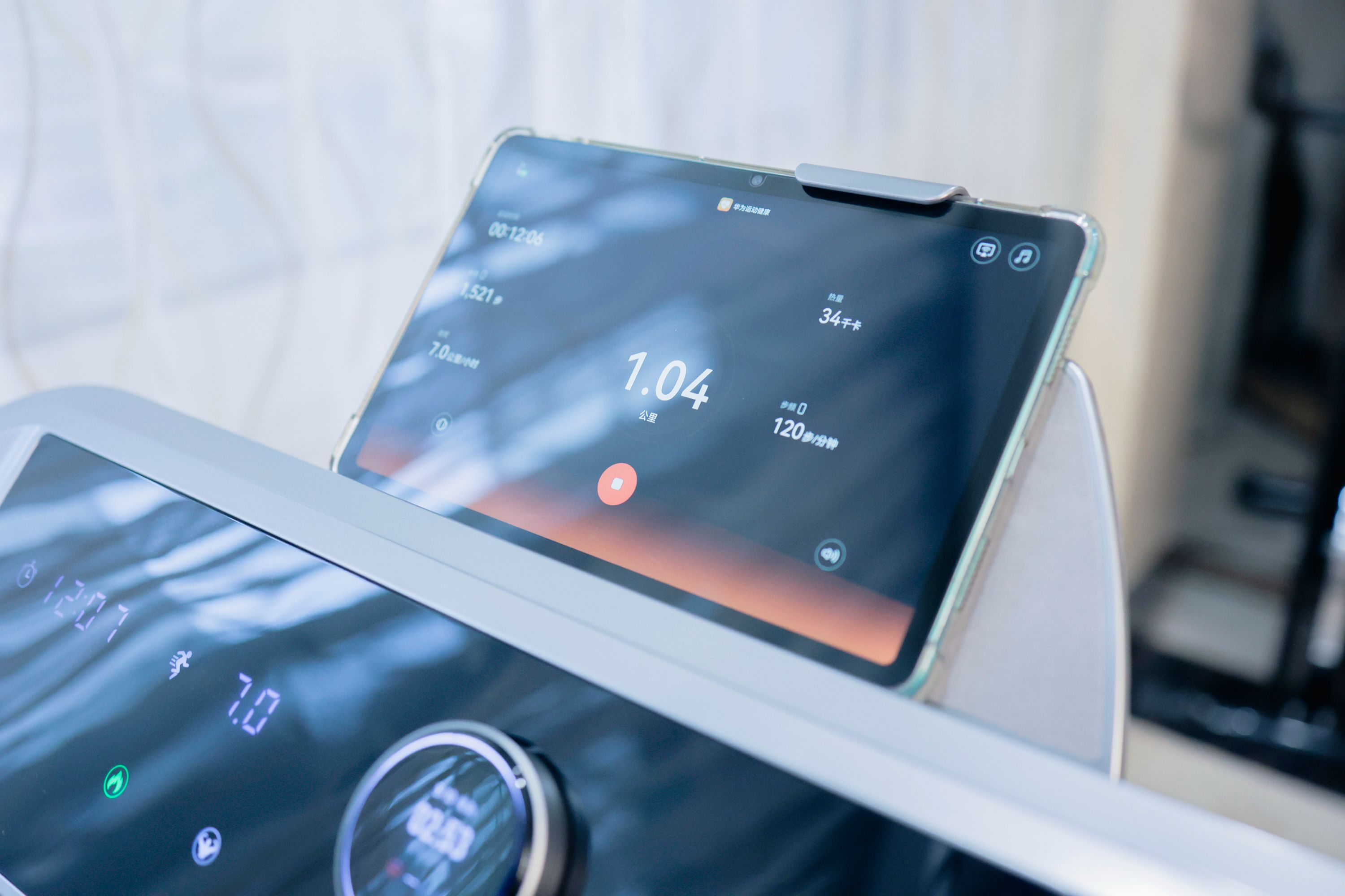 荣耀亲选磁悬浮减震跑步机免安装收纳设计_荣耀亲选磁悬浮减震跑步机品质做工分析_什么牌子的家用跑步机好