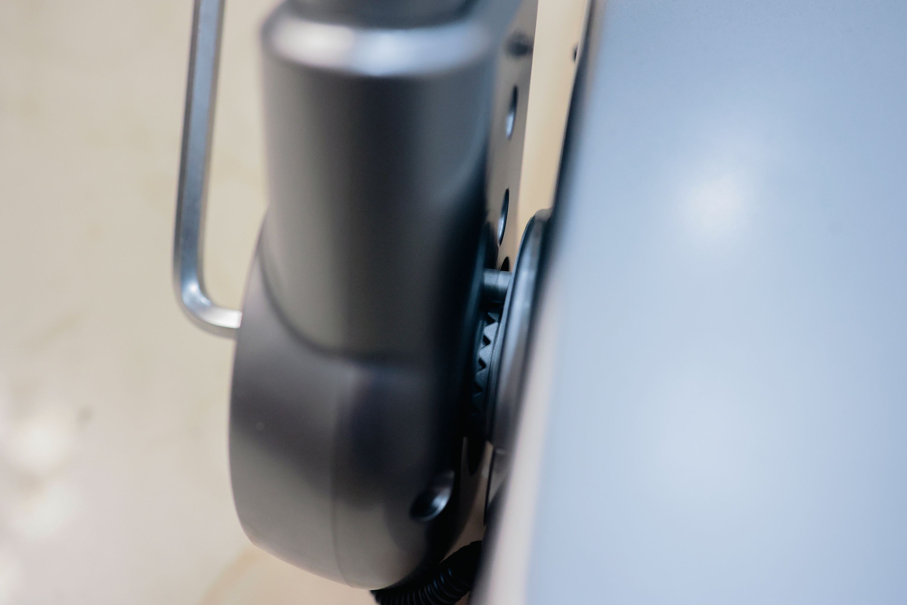 荣耀亲选磁悬浮减震跑步机品质做工分析_荣耀亲选磁悬浮减震跑步机免安装收纳设计_什么牌子的家用跑步机好